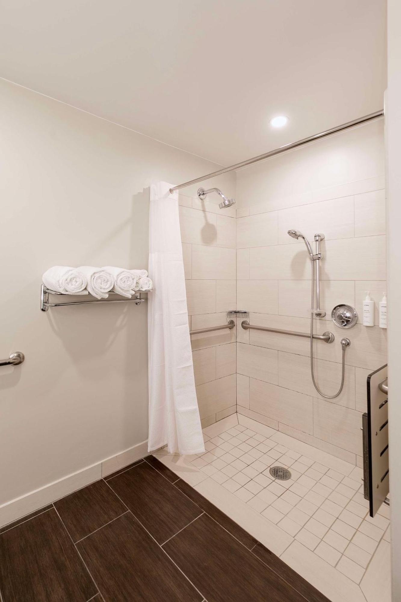 Jamaica Bay Marina Del Rey Tapestry Collection By Hilton 4*